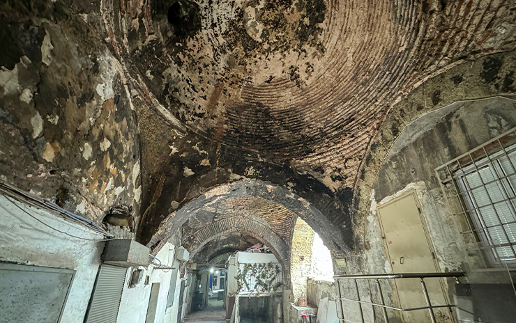 İstanbul: İstanbul'un Tarihi Hanları ve Hamamları