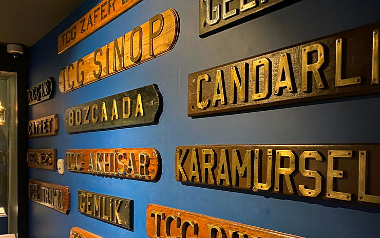 İstanbul: Dolmabahçe Sarayı ve Deniz Müzesi (Yarım Gün)