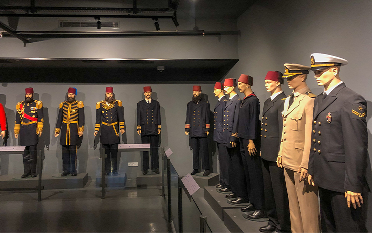 İstanbul: Dolmabahçe Sarayı ve Deniz Müzesi (Yarım Gün)