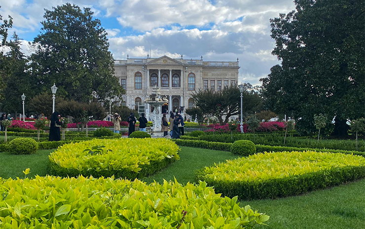 İstanbul: Dolmabahçe Sarayı ve Deniz Müzesi (Yarım Gün)