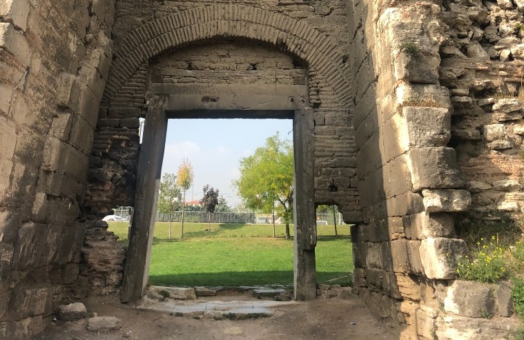 İstanbul: Tarihi Yarımada-4 Eski Şehir Surları ve Kapıları