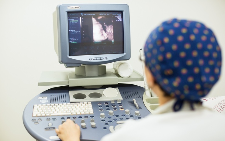 Behandling af testrør baby (IVF-in vitro-befrugtning)
