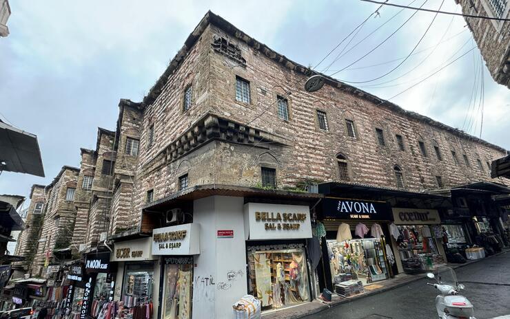 İstanbul: İstanbul'un Tarihi Hanları ve Hamamları