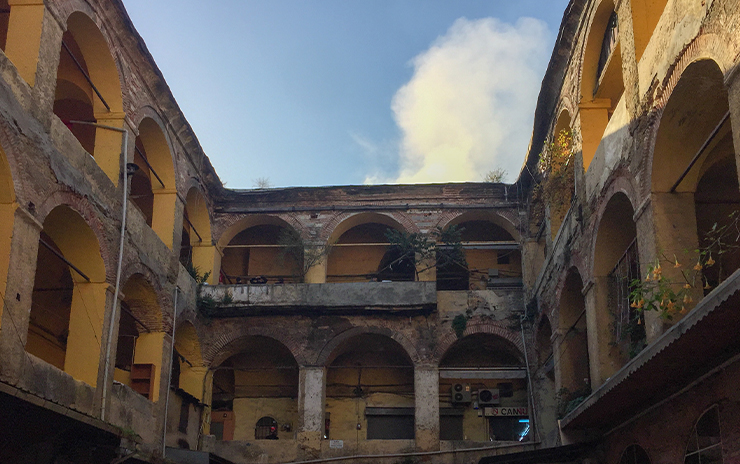 Istanbul: Historical Inns and Baths of Istanbul Old City