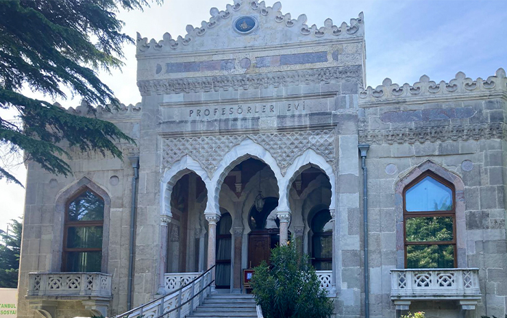 İstanbul: Beyazıt Meydanı, Kapalı Çarşı ve Çatıları