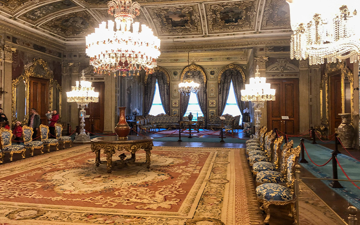 İstanbul: Dolmabahçe Sarayı ve Deniz Müzesi (Yarım Gün)