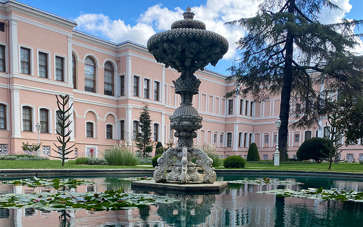 İstanbul: Dolmabahçe Sarayı ve Deniz Müzesi (Yarım Gün)
