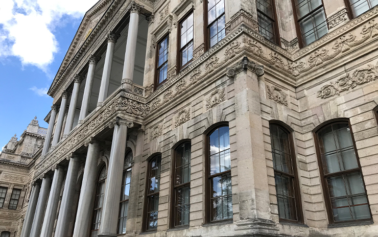 İstanbul: Dolmabahçe Sarayı ve Deniz Müzesi (Yarım Gün)