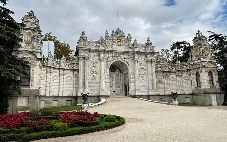 İstanbul: Dolmabahçe Sarayı ve Deniz Müzesi (Yarım Gün)