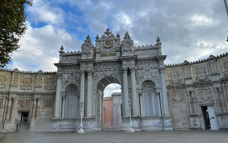 İstanbul: Dolmabahçe Sarayı ve Deniz Müzesi (Yarım Gün)