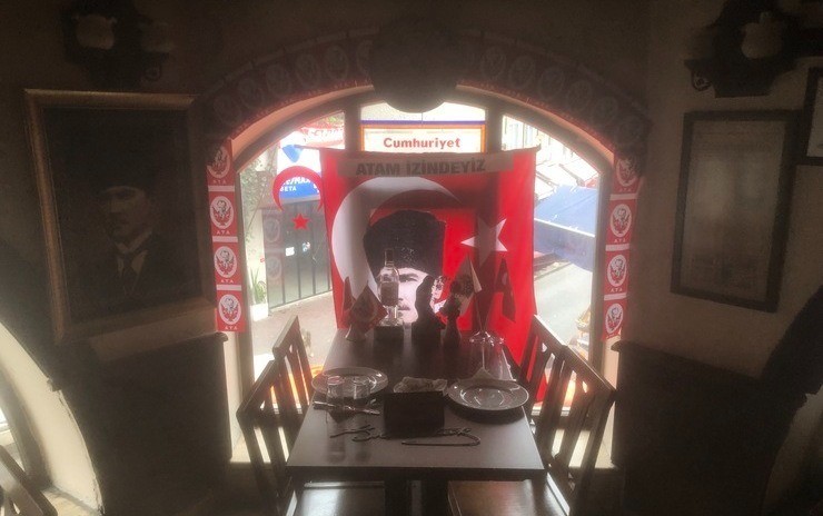 Istanbul: Back Street Tastes-3 “Pera”